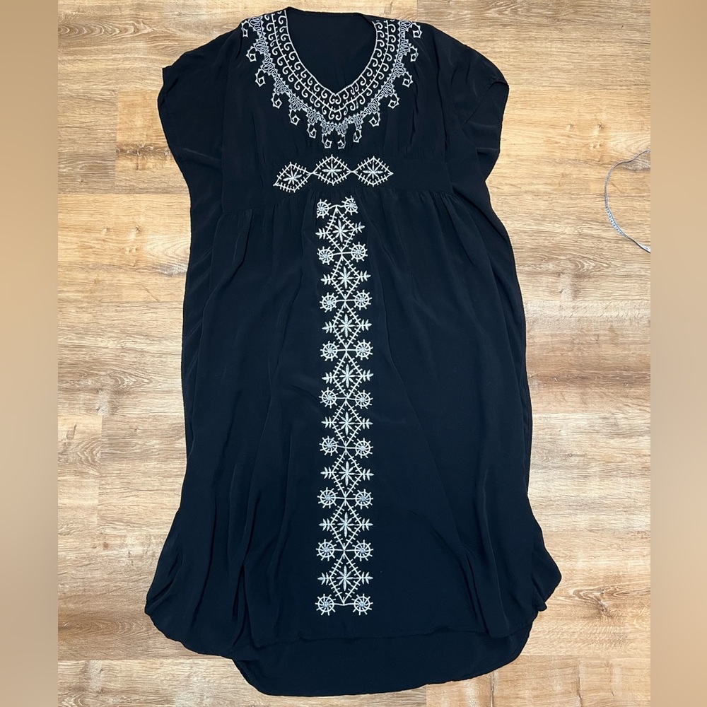 Black caftan mumu with white embroidery